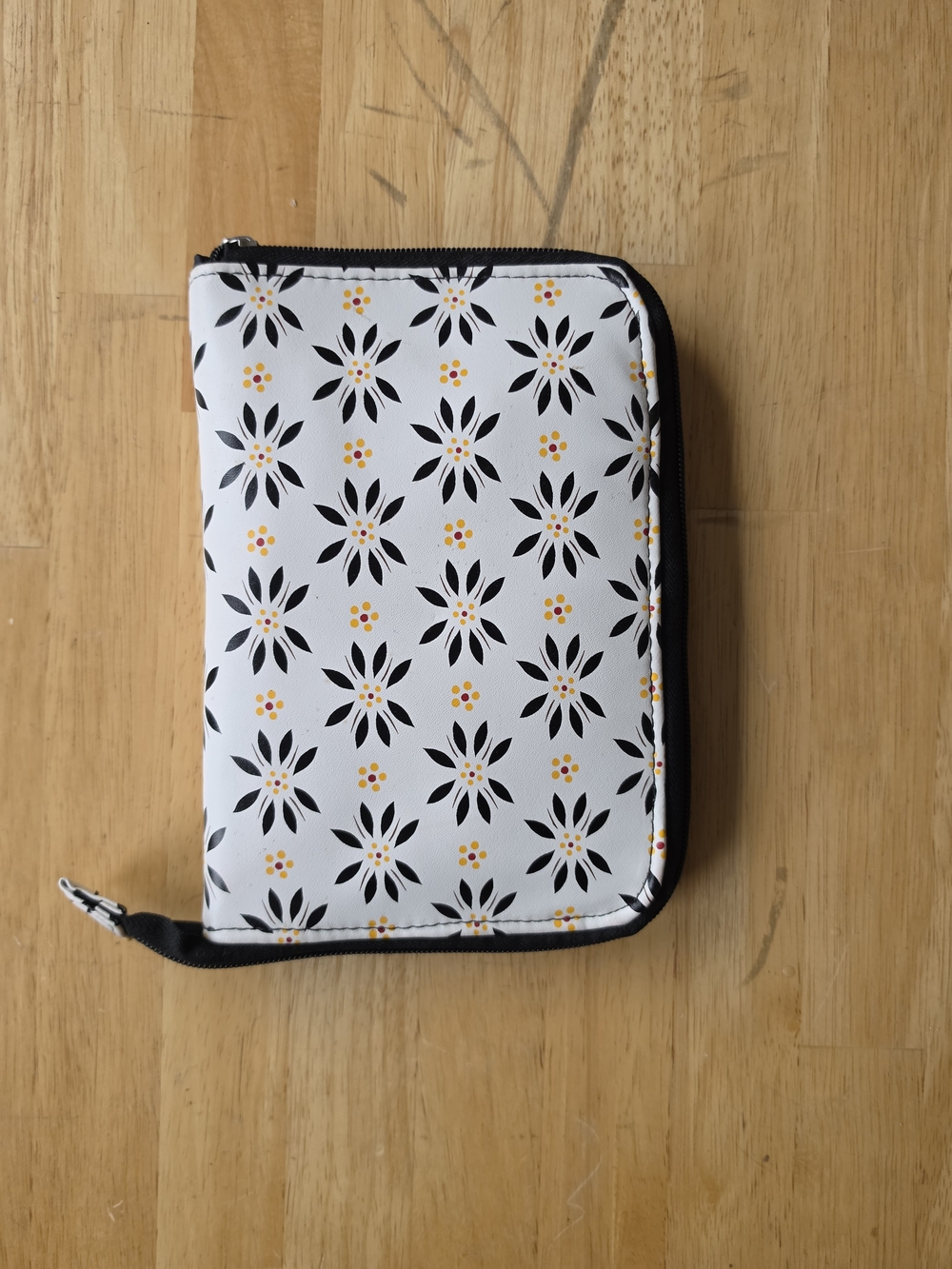 Temptations Collapsible Thermal Cooler Tote Insullated Old World Floral Daisy
